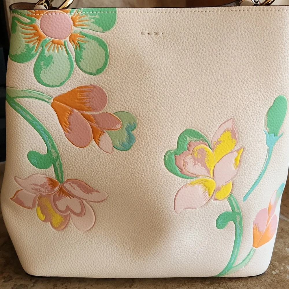 Coach Cream With Dreamy Floral Print Bucket Bag - Picture 2 of 15